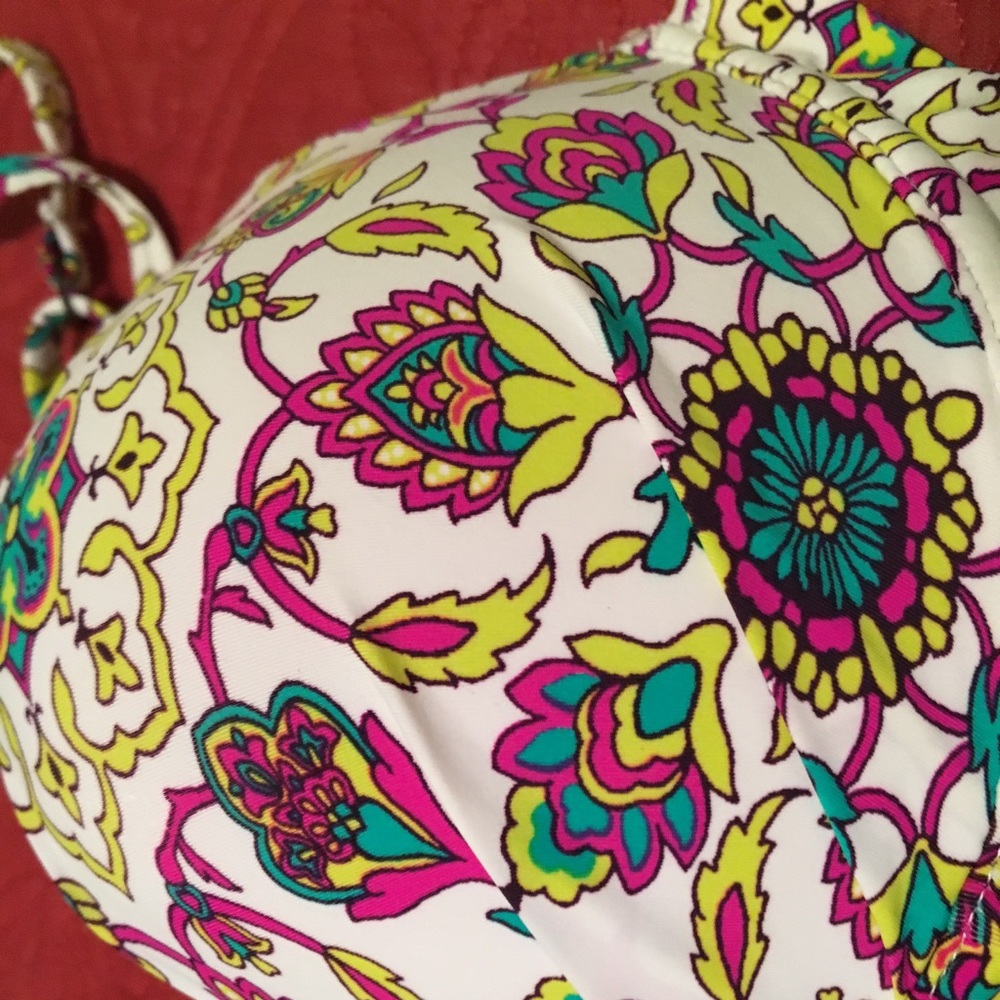 NWT Francesca’s bikini top. - Picture 2 of 3